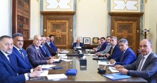محافظ المركزي ورئيس مؤسسة النفط يبحثان تعزيز إيرادات ليبيا النفطية