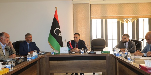 الحويج يوجّه بإعداد خريطة استثمارية لكل بلدية