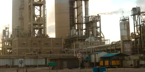 مؤسسة النفط: مصنع اليوريا بالليبية للأسمدة حقق معدل إنتاج بنسبة 95%