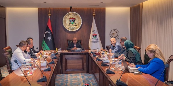 البعثة تتابع مع وزارة الدفاع حماية الأطفال والإصلاحات الأمنية