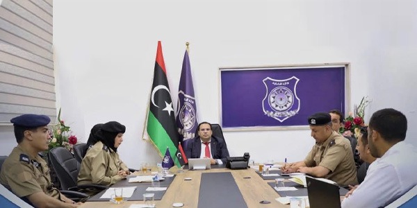 اجتماع بين “الداخلية” و”الهجرة الدولية” لدعم تدريب العنصر النسائي