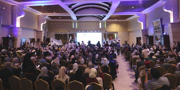 تأخر انطلاق حفل “تحدي القراءة العربي” في طرابلس بسبب انتظار الوزير