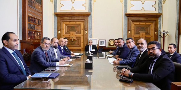 المركزي و وزارة العمل والتأهيل يبحثان لتنظيم سوق العمالة وتعزيز التحول الرقمي