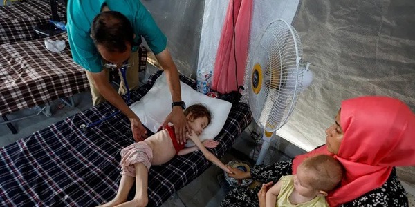 إصابة 9 جنود إسرائيليين في عملية دهس والمجاعة تقتل أطفال غزة