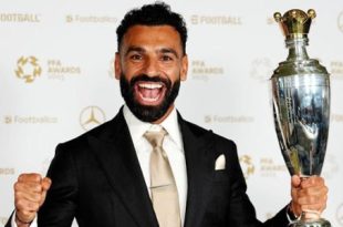محمد صلاح يتوج بجائزة أفضل لاعب في الدوري الإنجليزي للمرة الثالثة ويدخل التاريخ