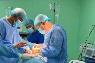 أطباء ليبيون ينجحون في استئصال ورم من رئة مريض سبعيني