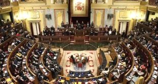 ازمة تزوير الشهادات تطيح بالسياسيين الاسبان