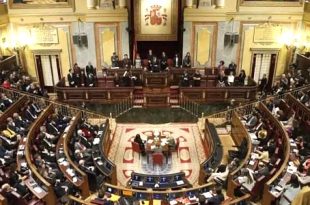 ازمة تزوير الشهادات تطيح بالسياسيين الاسبان