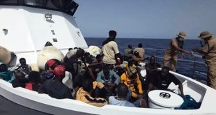 أمن السواحل ينقذ 58 مهاجرًا قبالة سواحل زوارة