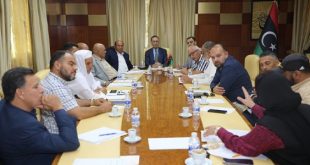 وزير الاقتصاد يتابع تعزيز الحركة التجارية عبر منفذ رأس جدير