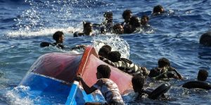 مصرع وفقدان العشرات في انقلاب قارب مهاجرين قبالة لامبيدوزا