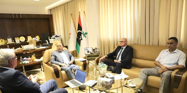 الخليج العربي للنفط وOMV تبحثان تطورات المشاريع في منطقة التعاقد 91