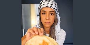 الشيف الأردنية ناصر تسخر خبرتها في الطهي لمواجهة التجويع في غزة