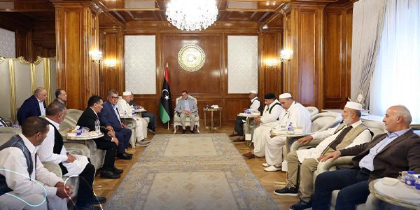 الدبيبة يشدد على أهمية التعاون مع الحكماء لتعزيز المصلحة الوطنية