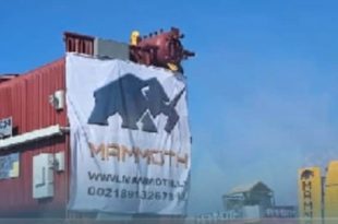 نقل غلاية صناعية ضخمة إلى مصنع اليوريا بميناء البريقة