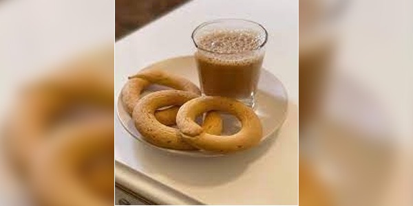 دراسة تحذر من "الشاي بالحليب" يرفع الكوليسترول ويعيق امتصاص الحديد
