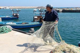 كيف أدار الليبيون ظهورهم لأطول ساحل متوسطي؟