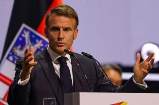 ماكرون يعتزم تعيين رئيس وزراء جديد خلال 48 ساعة