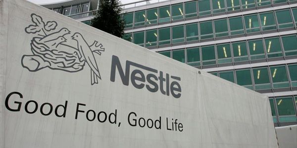 انتقادات جديدة لشركة نستله بسبب نسب السكر والملح في منتجات الأطفال