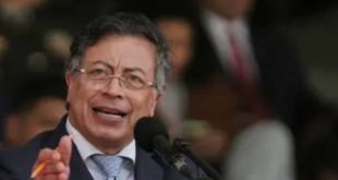 رئيس كولومبيا يأمر بتعليق تبادل المعلومات الاستخباراتية مع أمريكا