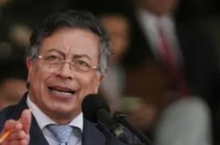 رئيس كولومبيا يأمر بتعليق تبادل المعلومات الاستخباراتية مع أمريكا