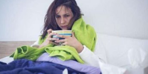 6 عادات غذائية تضعف المناعة وتُطيل أمد نزلات البرد