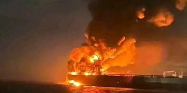 احتراق ناقلتي نفط قرب السواحل التركية