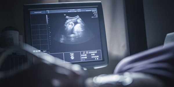 طفرة بحثية تكشف دور عمر الأم في توقف تطور الأجنة