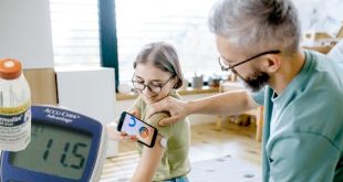 كيف يصنع الدعم النفسي فرقًا في حياة طفل السكري!