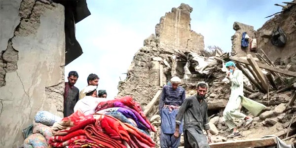 زلزال قوي يضرب أفغانستان ويخلف عشرات القتلى والمصابين
