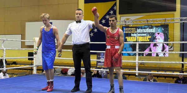 أحمد الكوم يفتتح مشوار المنتخب الليبي بفوز مستحق في بطولة البوسنة للملاكمة 2025