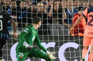 برشلونة "يرفض الهزيمة" وغضب جماهيري رغم النجاة