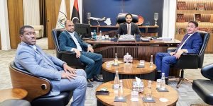 قادربوه يناقش الوضع الاقتصادي مع أعضاء مجلسي النواب والدولة 