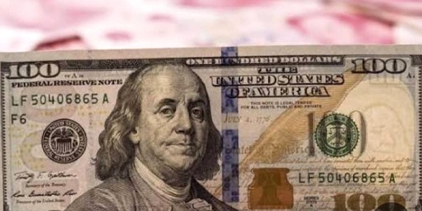 ارتفاع الدولار عالميًا بعد تقليص توقعات خفض الفائدة