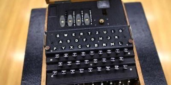 بيع آلة تشفير نازية نادرة بأكثر من نصف مليون دولار في باريس