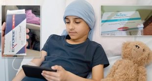 مريضة وطبيبة يشخصان أزمة علاج الأورام في ليبيا