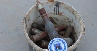 جهاز المباحث الجنائية يتعامل مع قذيفة غير منفجرة ويستلم ذخائر متنوعة في طرابلس