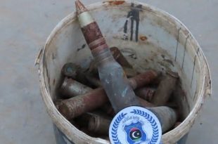 جهاز المباحث الجنائية يتعامل مع قذيفة غير منفجرة ويستلم ذخائر متنوعة في طرابلس