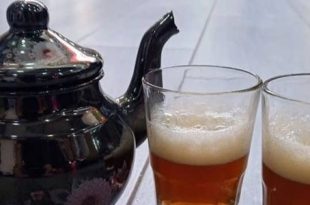 دراسة تكشف قوة "الشاي" الخفية لكن بشرط التخلي عن السكر