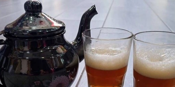 دراسة تكشف قوة "الشاي" الخفية لكن بشرط التخلي عن السكر