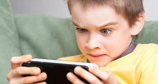 دراسة تربط امتلاك الهواتف الذكية قبل المراهقة بمخاطر صحية