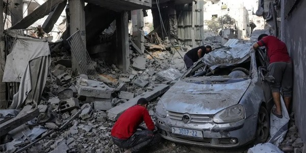 خرق الهدنة.. الاحتلال يقصف شمال وشرق وجنوب غزة