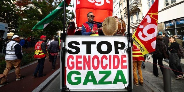 هولندي يتوج بجائزة الكاريكاتير الأوروبي عن رسم يفضح الإبادة الإسرائيلية