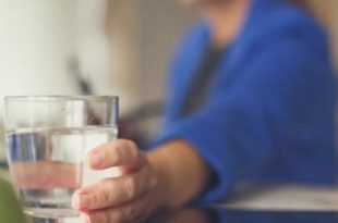  خرافة الماء البارد والحماية من أمراض الشتاء.. رأي العلم يفند الموروثات