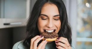 طرق فعّالة لمحاربة إدمان الحلويات والسكريات