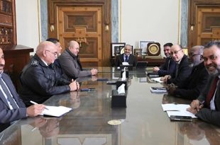 عيسى يبحث تأمين نقل العملة لضمان وصول السيولة إلى كافة المصارف