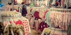 تاجر: بدأنا نلجأ لاستيراد كميات قليلة خوفا من الخسارة العالية 