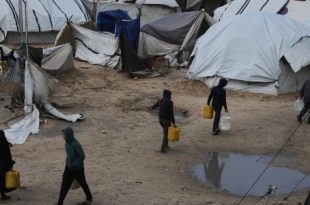 ظروف جوية قاسية تفاقم معاناة سكان غزَّة