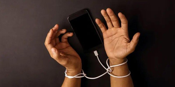 كيف سهلت التكنولوجيا العنف ضد النساء؟ أرقام عالمية تكشف الإساءة الرقمية