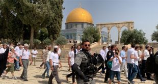 مستوطنون يقتحمون المسجد الأقصى بحماية قوات الاحتلال الإسرائيلي